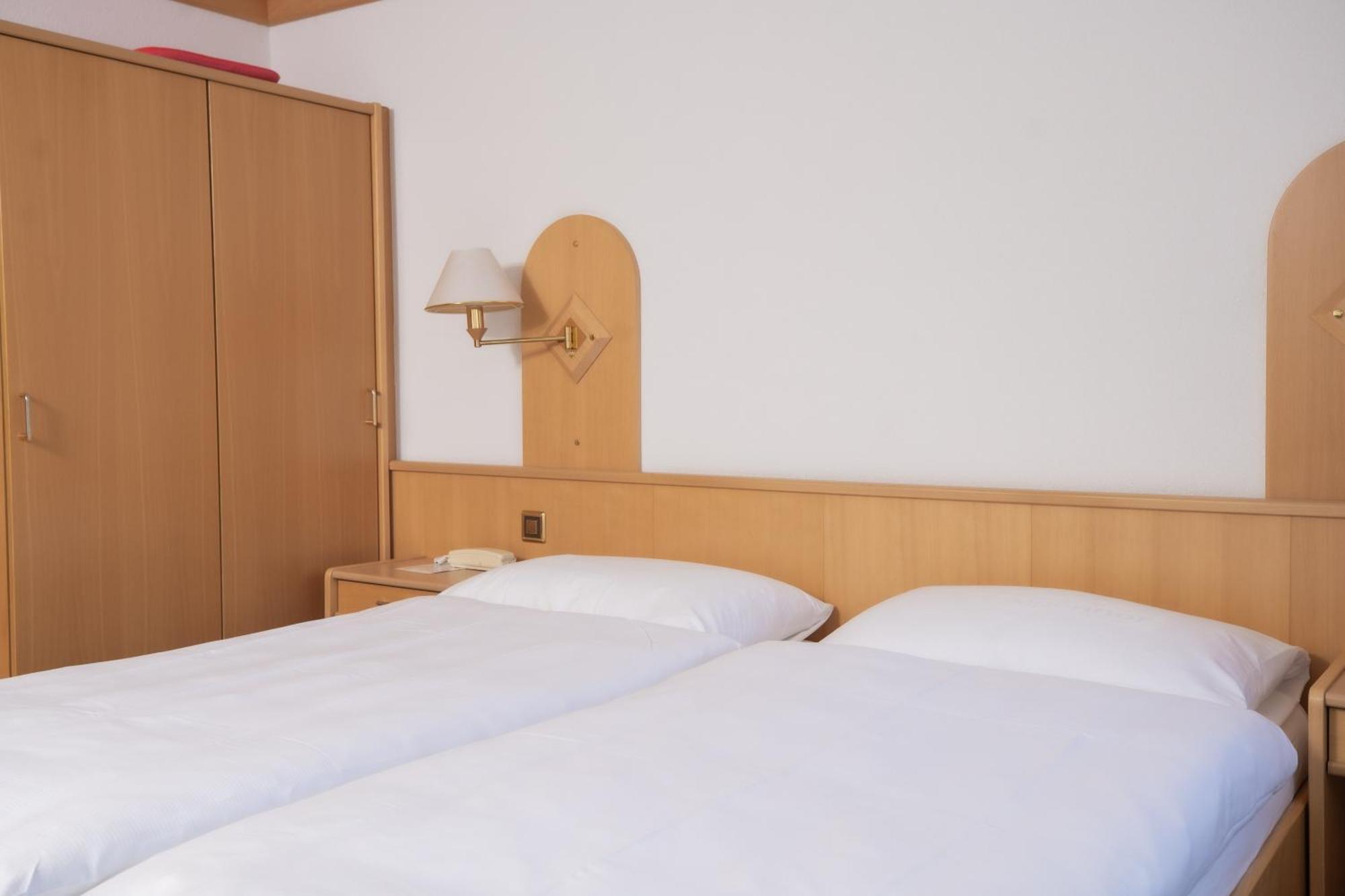 Hotel Alpenhof Saas-Almagell Esterno foto
