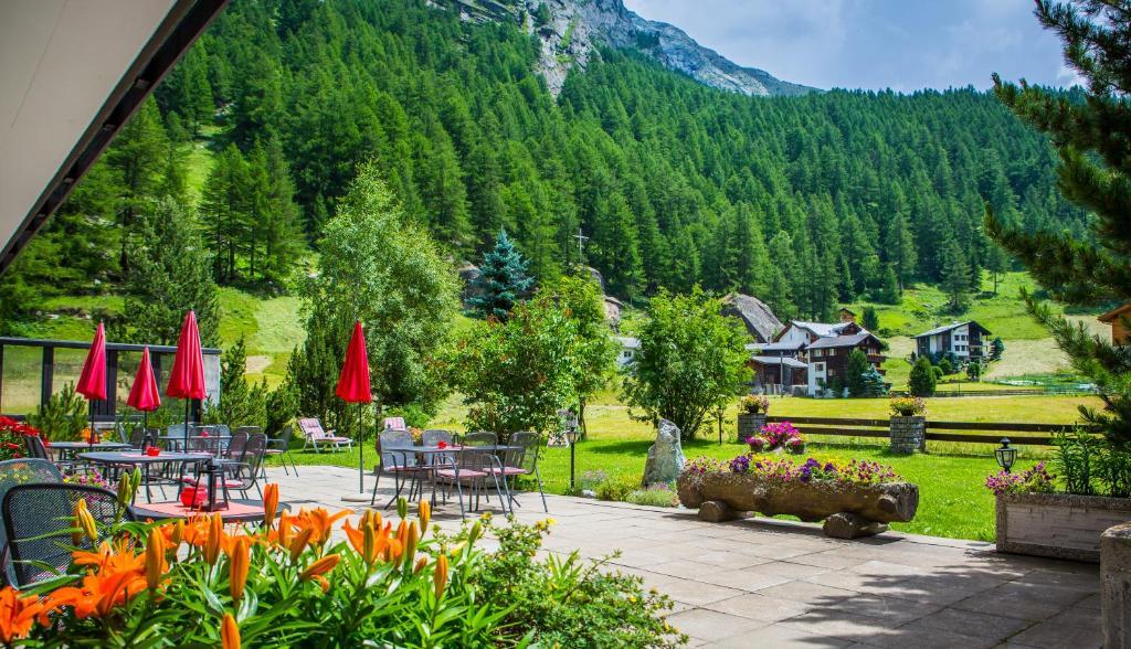Hotel Alpenhof Saas-Almagell Esterno foto